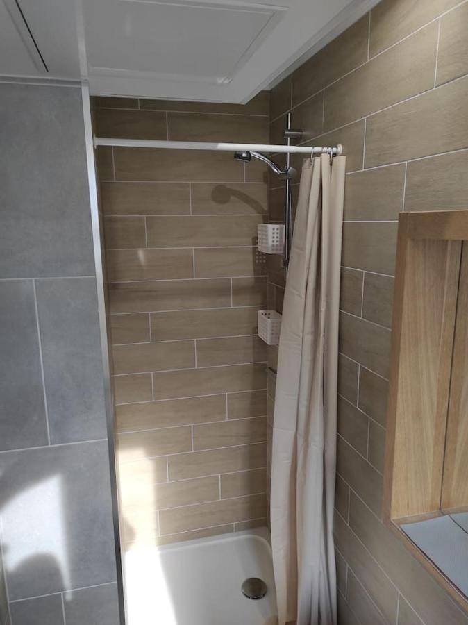 Paris Appartment 30 M2 Paris 2 Beds Subway Station 13 And 14 And 4 Saint-Ouen  Buitenkant foto
